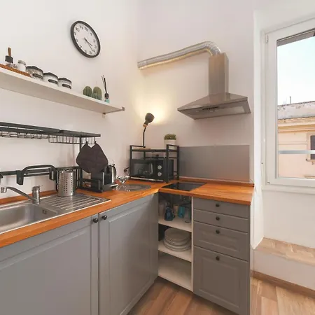 Apartment Elena's - Piramide Metro Station *
