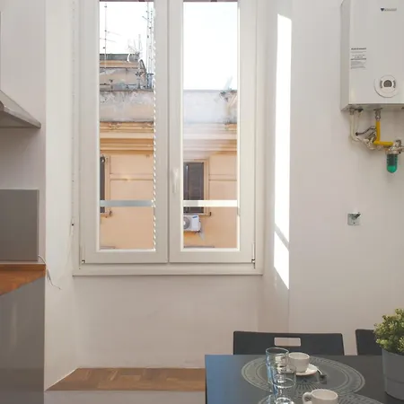 Elena's - Piramide Metro Station Apartment *