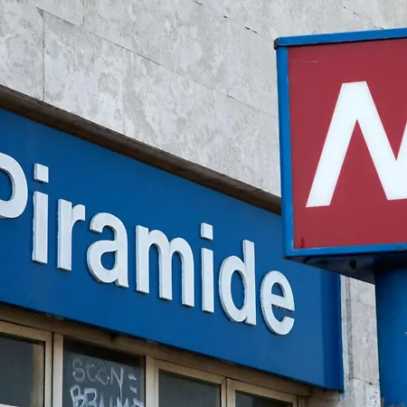 Elena's - Piramide Metro Station *